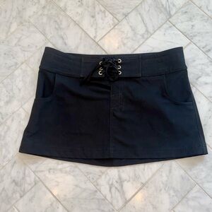 La Blanca women's mini skirt bathing suit coverup skirt black size small